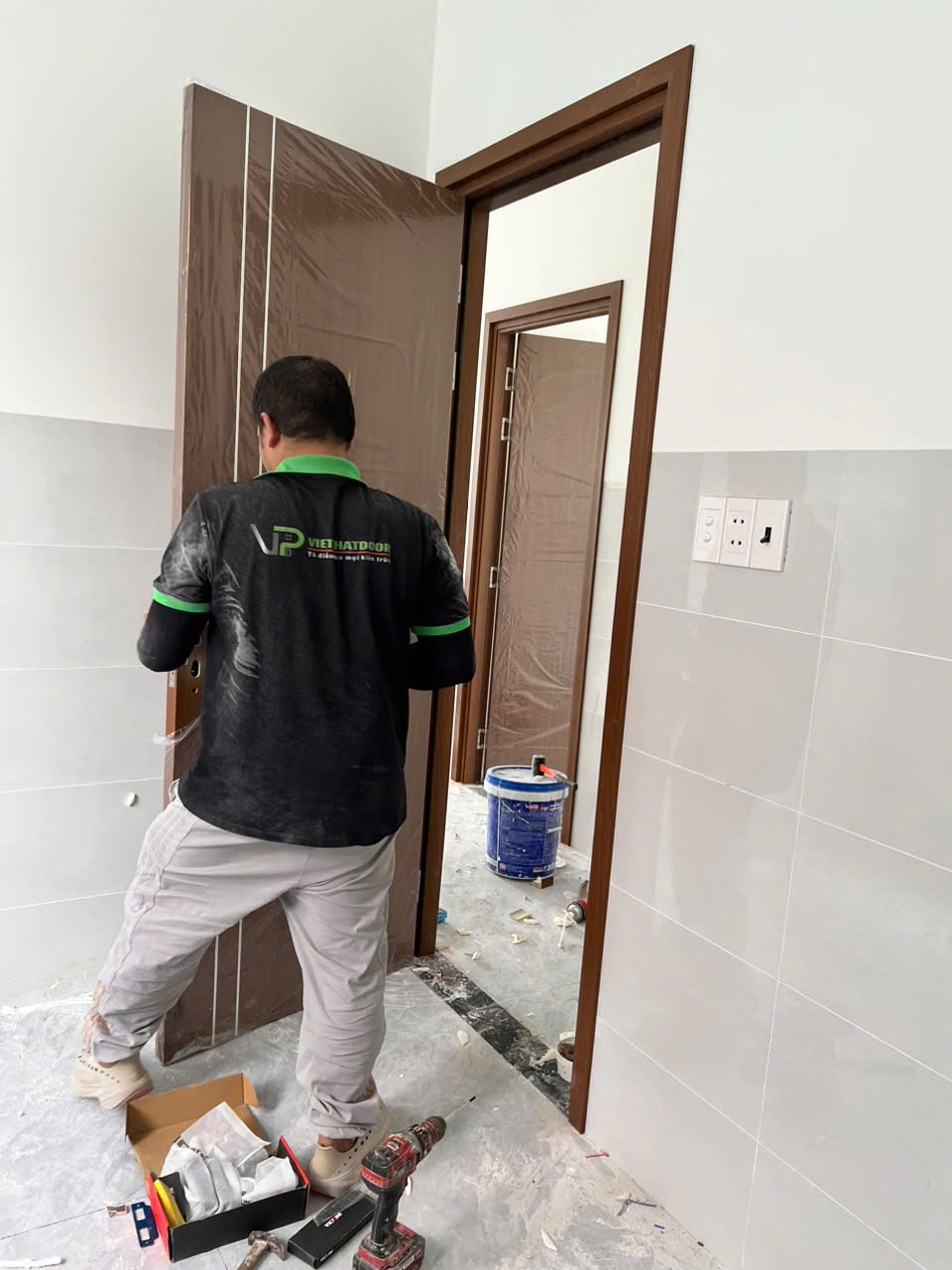 cử nhựa giả gỗ composite