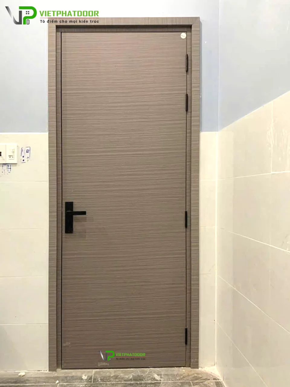 Cửa nhựa giả gỗ composite vân ngang hiện đại